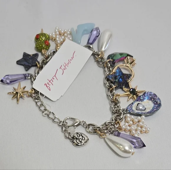 Betsey Johnson Charm Bracelet #959 - Picture 10 of 16